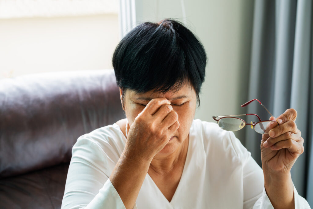 Dry Eye Relief with EyeGiene Warm Eye Compresses
